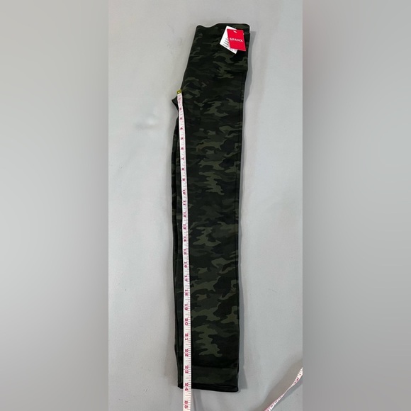 SPANX High Waist Green Camo Seamless Look-At-Me Now Leggings Medium FL3515 - Picture 5 of 9